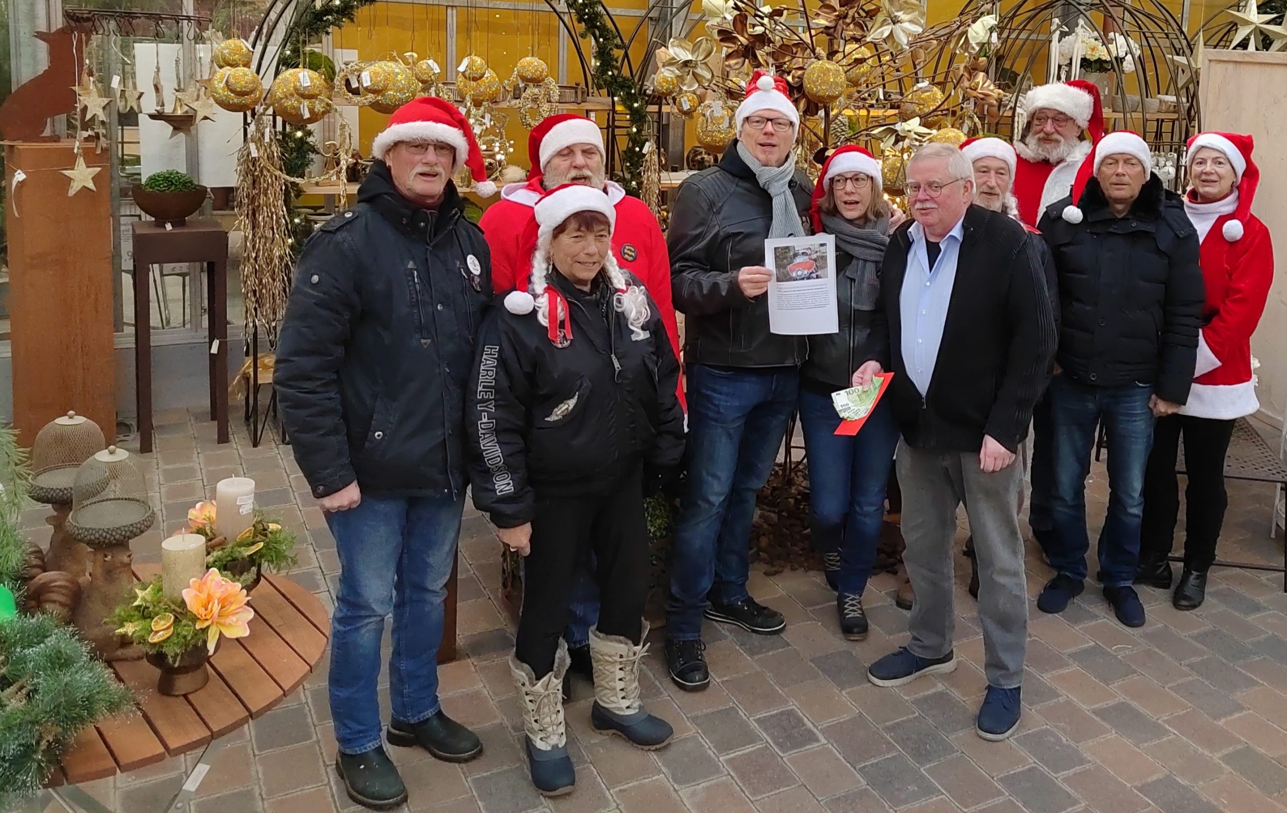 Sterntaler Spendenaktion Uebergabe 2 jpg scaled