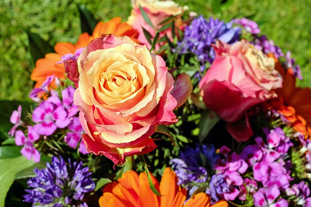 bouquet 2293761 640